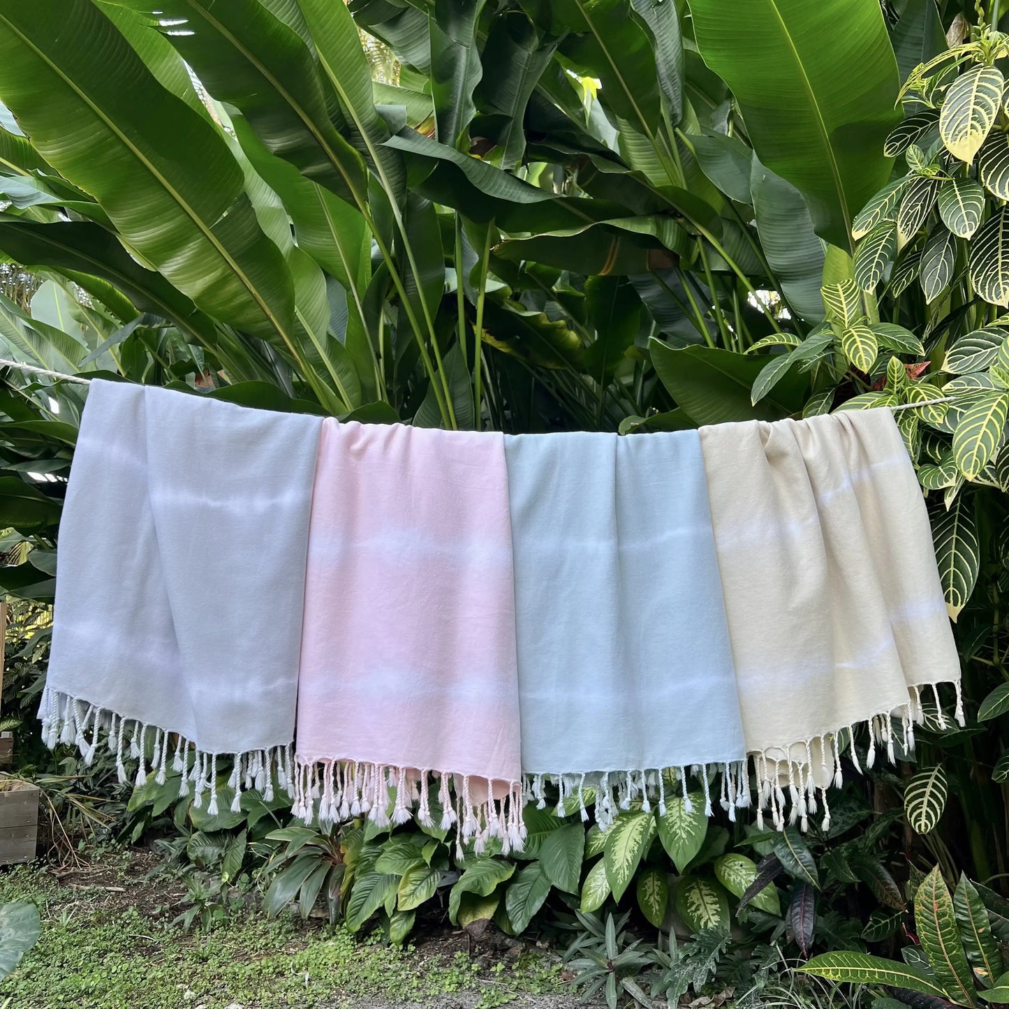 Style Loft Collection Sand Tie Dye Turkish Beach Towel