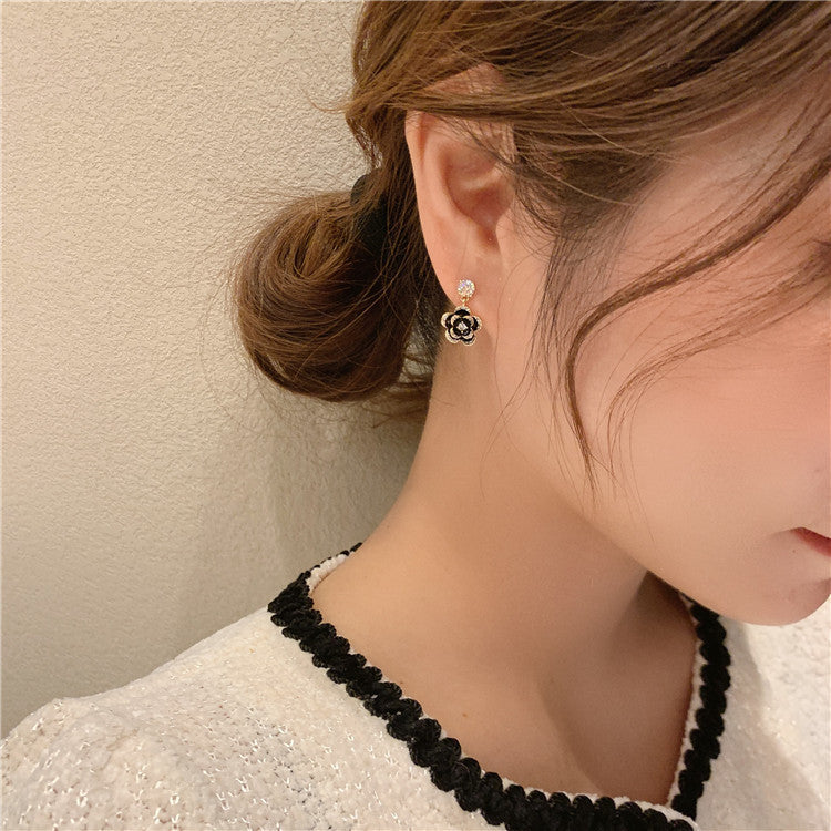 Dongdaemun Heart-shaped Stud Earrings