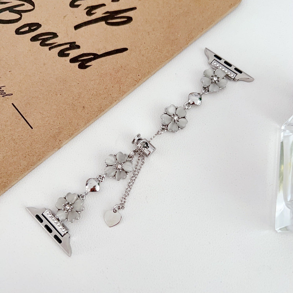 1 Style Heart-Shaped Flower Watch Band, Compatible With All Major Smartwatch Brands