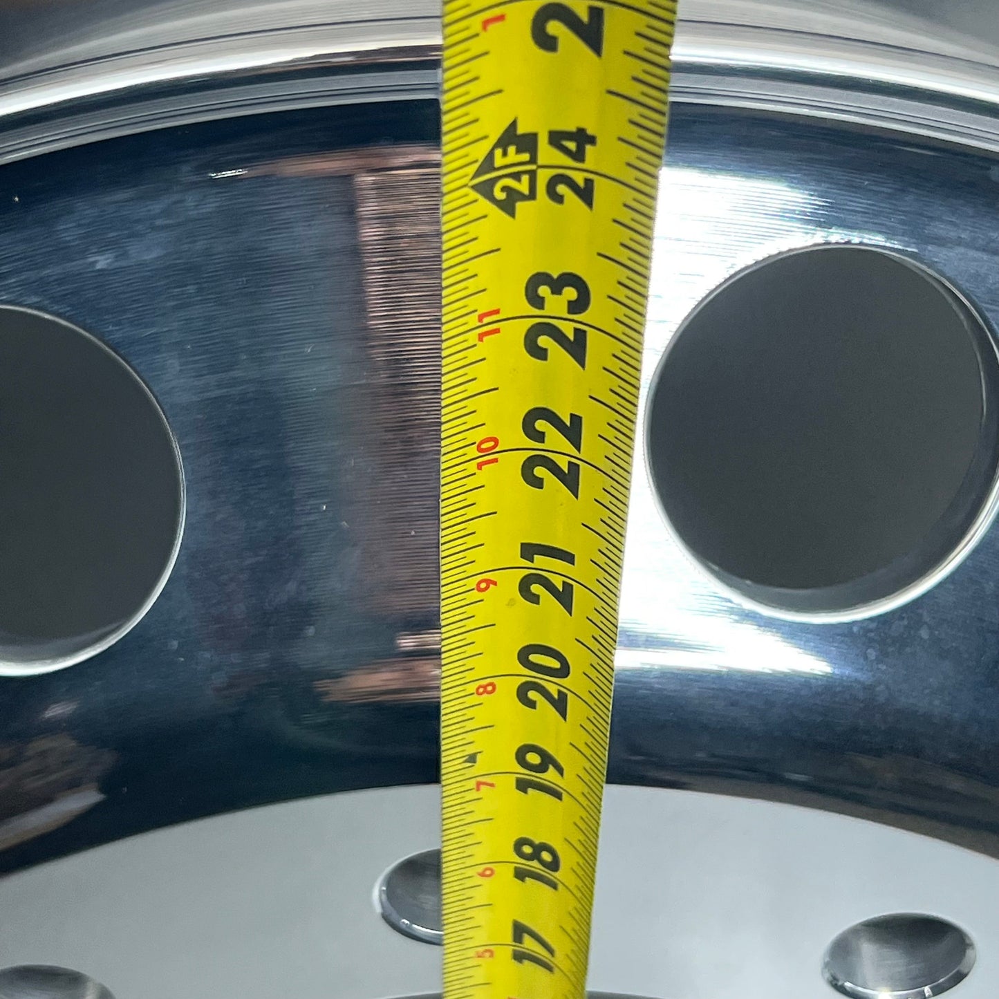 ACCURIDE Accu-Lite 22.5 x 8.25 Inch Aluminum Hub Pilot Wheel 10 Hole 43644 XP