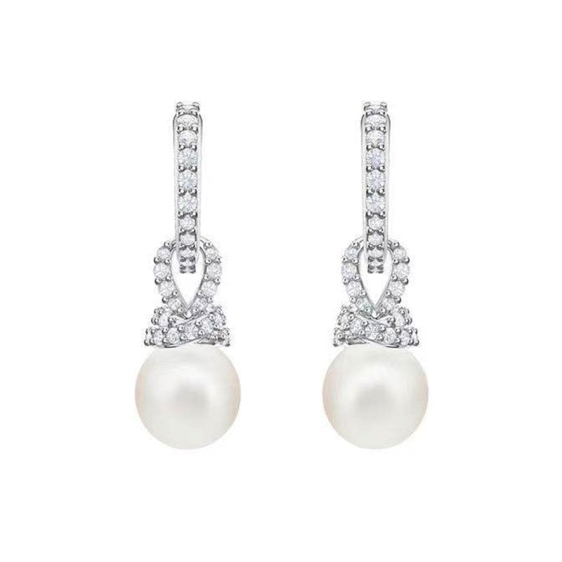 Elegant Pearl and Diamond Jewelry