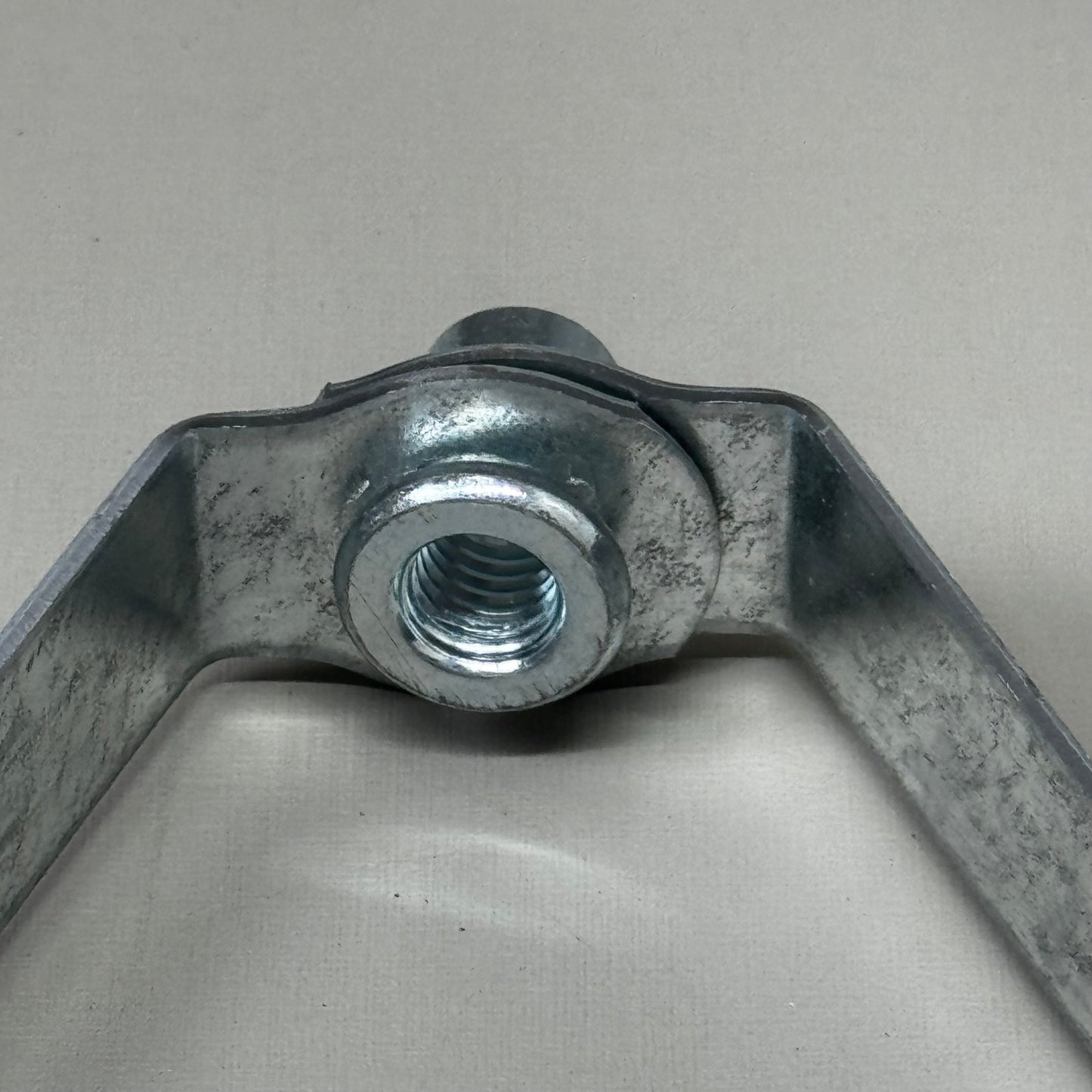 PHD MANUFACTURING (20 PACK) Galvanized Swivel Ring Hanger 4" 650lbs Max Load 141
