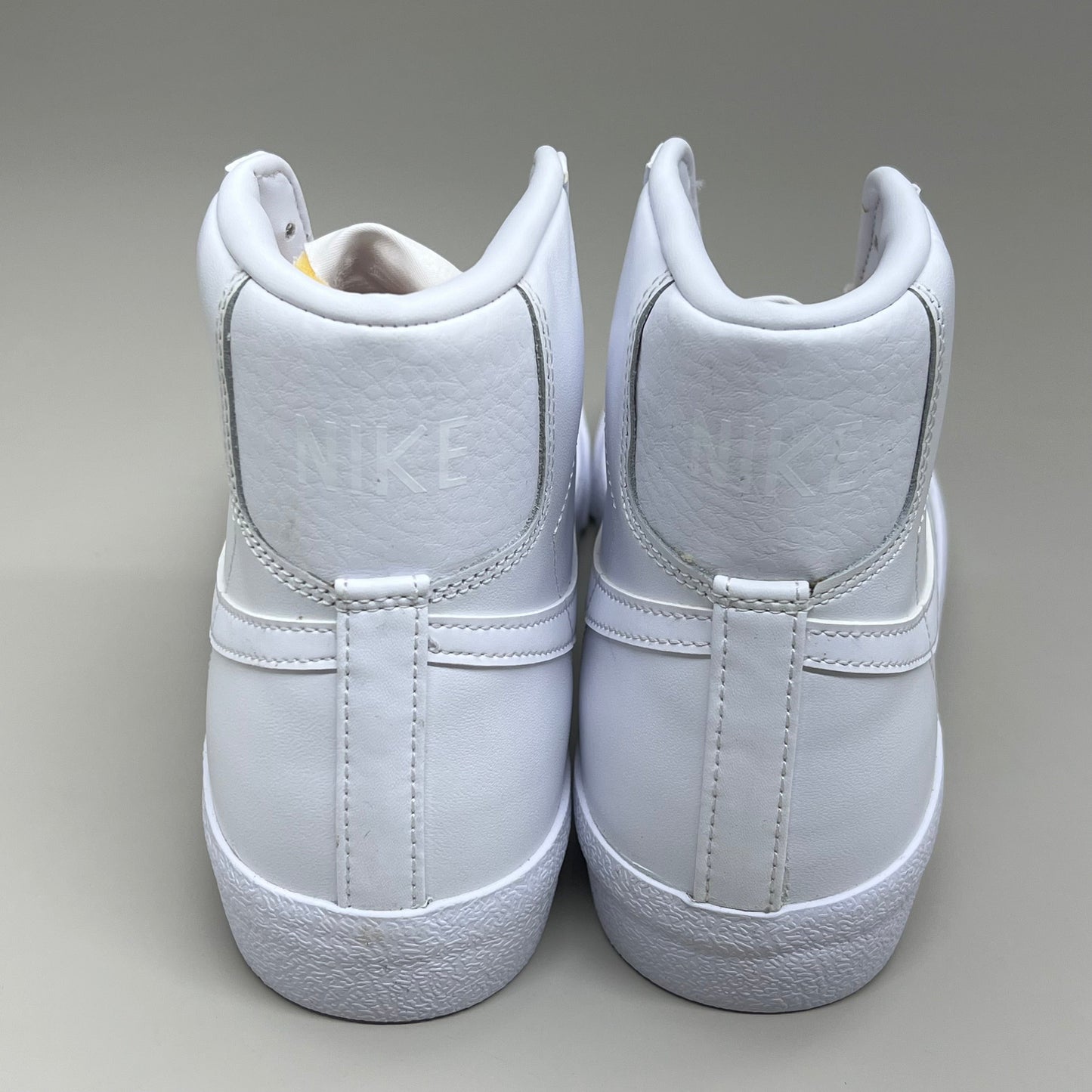NIKE Blazer Mid 77' High-top Shoes SZ Womens 8 Mens 6.5 White & Peach CZ1055-117