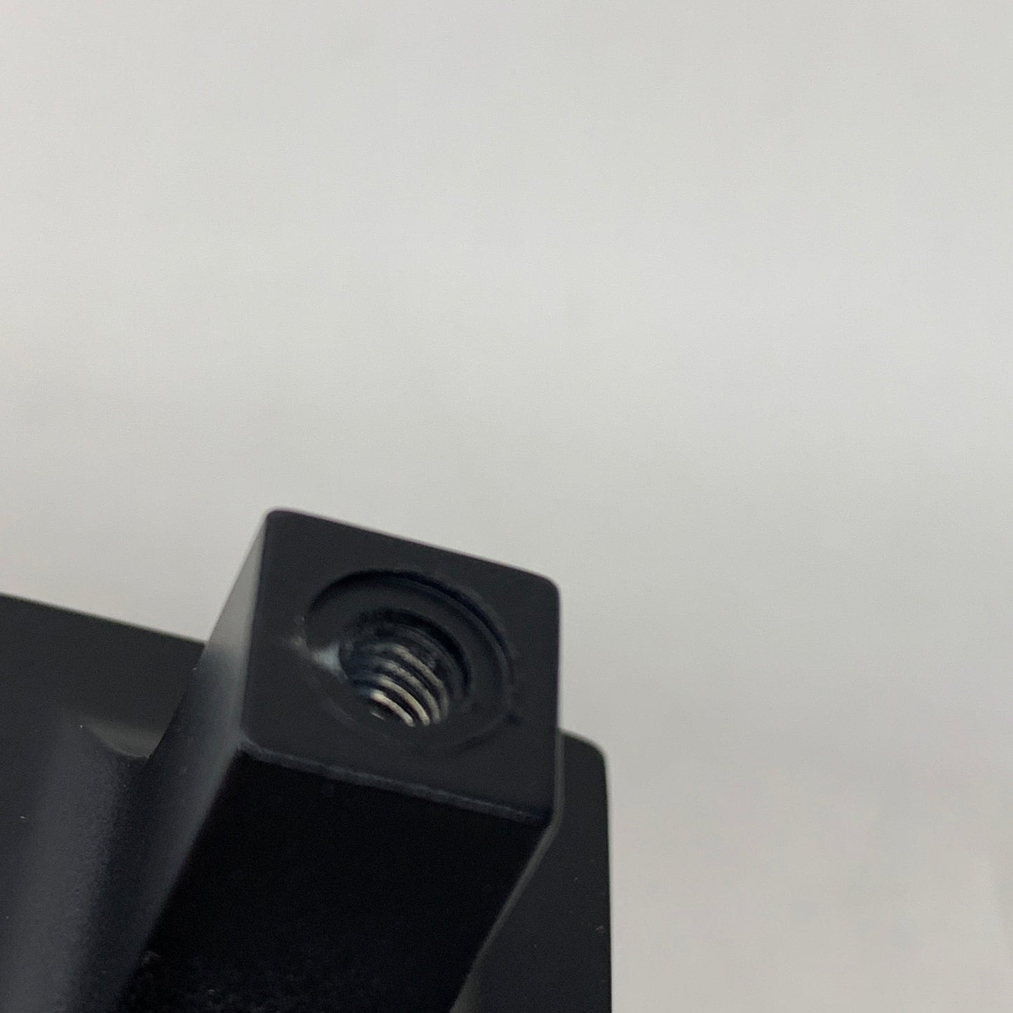 BERENSON (25 PACK) Contemporary Advantage One Square Knob Matte Black 0951-1055-P
