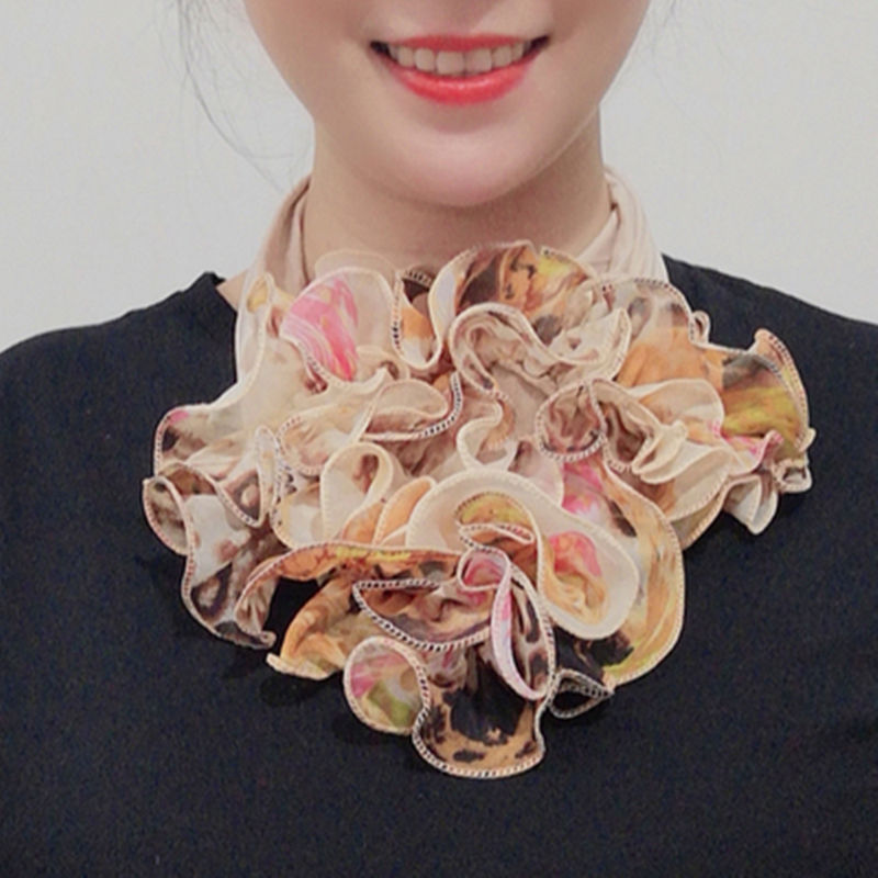 Women's bib scarf
