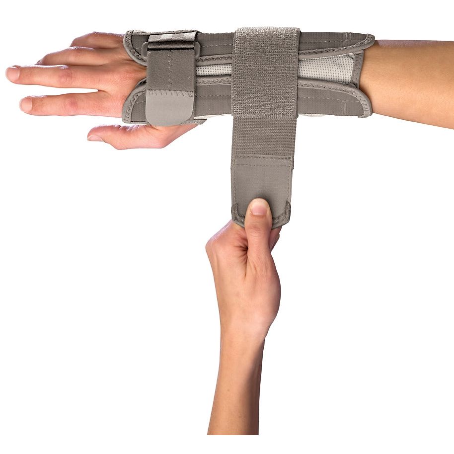 Mueller Carpal Tunnel Wrist Stabilizer Small/Medium