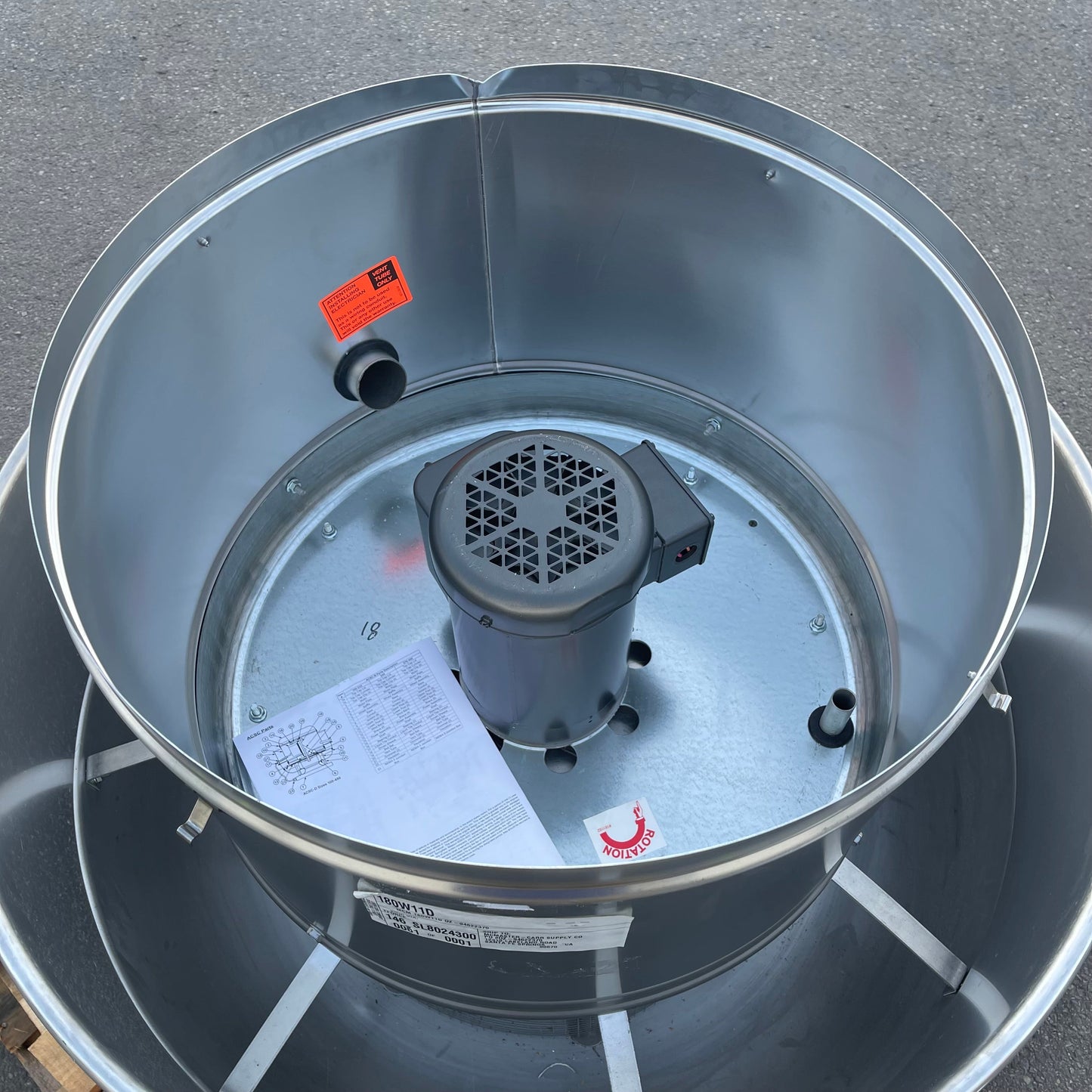 LOREN COOK Direct Drive Exhaust Fan 18" 3/4 HP 115 Volt 1 Phase 180W11D180ACW (New, Dented Top)