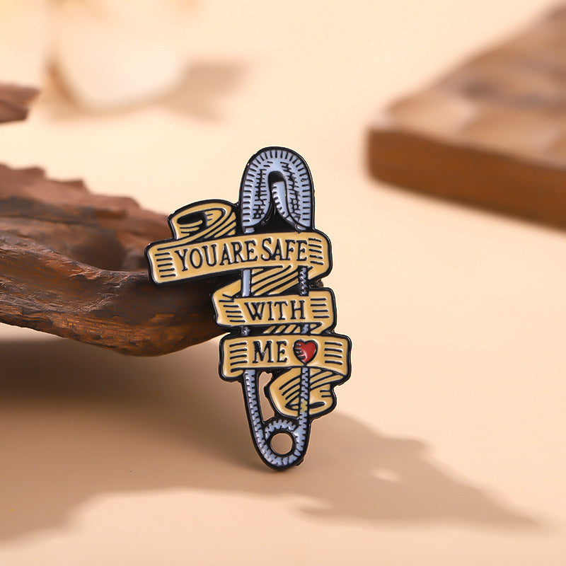 Retro Alphabet Clip Couple Badge