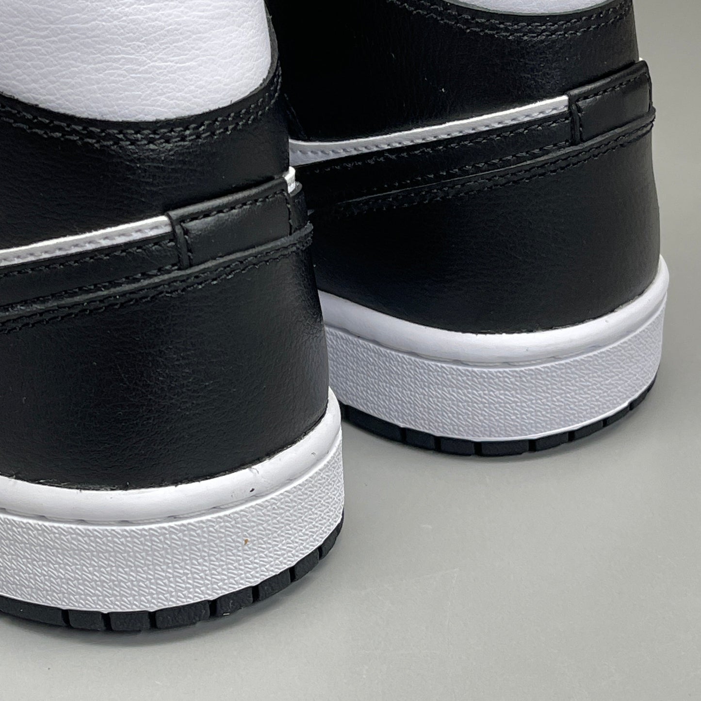 NIKE AIR JORDAN 1 Mid Panda Women's Sz 7 Black / White DV0991-101 (New)