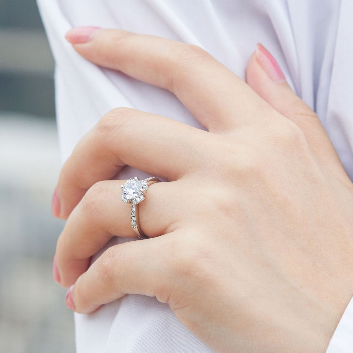 Korean Version Of The Fashion Flower Yang Micro-inlaid Zircon Wedding Ring Engagement Jewelry