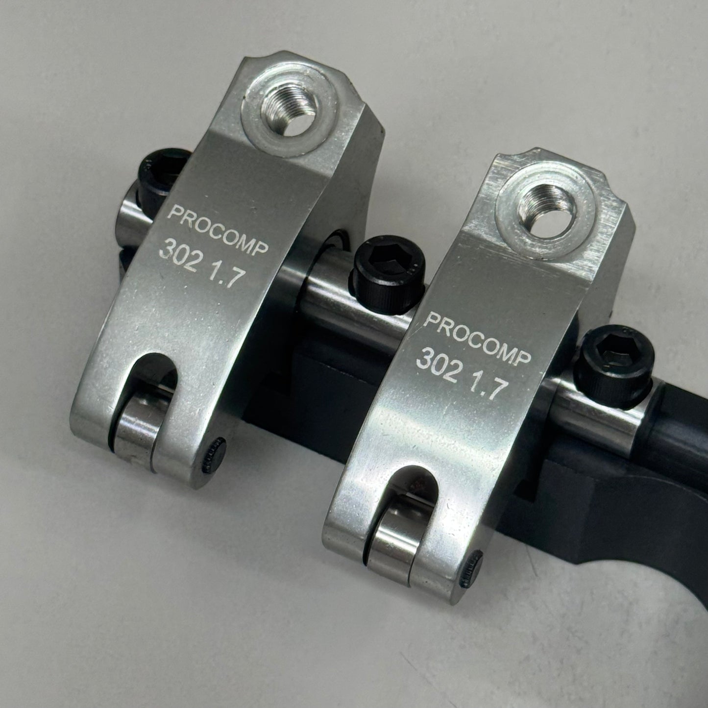 SPEEDMASTER Windsor Shaft Mount 1.7 Aluminum Rocker Arms PCE261.1106.01