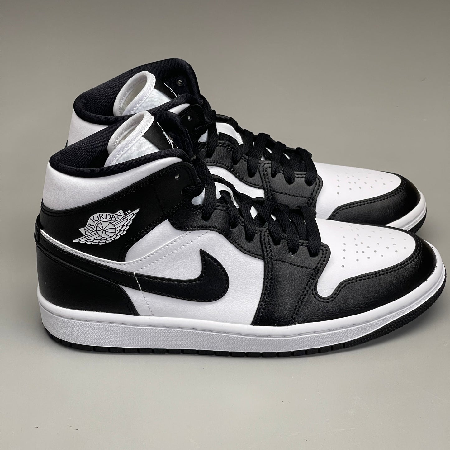 NIKE AIR JORDAN 1 Mid Panda Women's Sz 6 Black / White DV0991-101 (New)