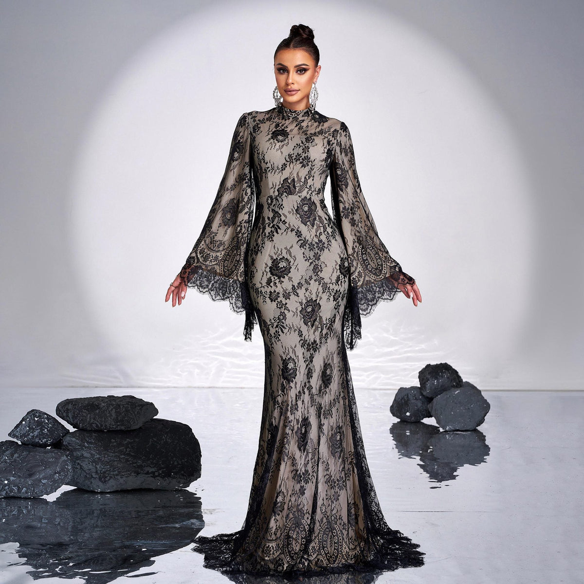 Long Sleeve Round Neck Sexy Lace Banquet Dress