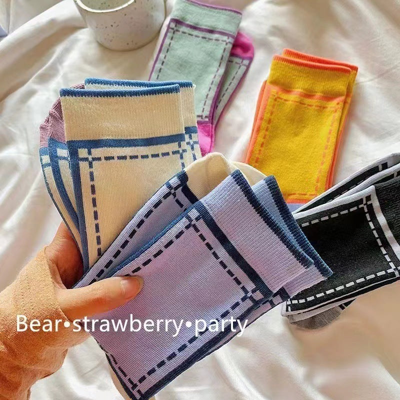 Women's Colorful Mid-calf Socks With Color-blocking Design