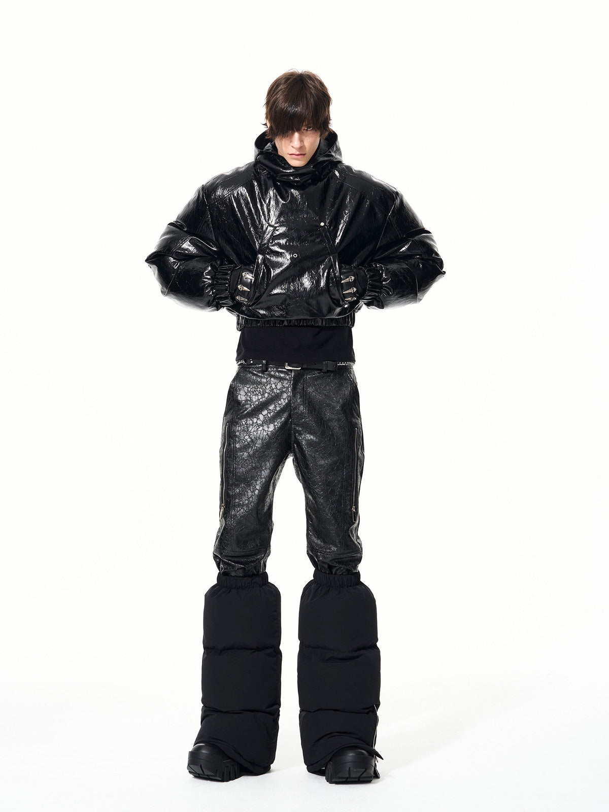 Mens Thickened Hooded Jacket With A Deconstructed Design And Zipper Details
