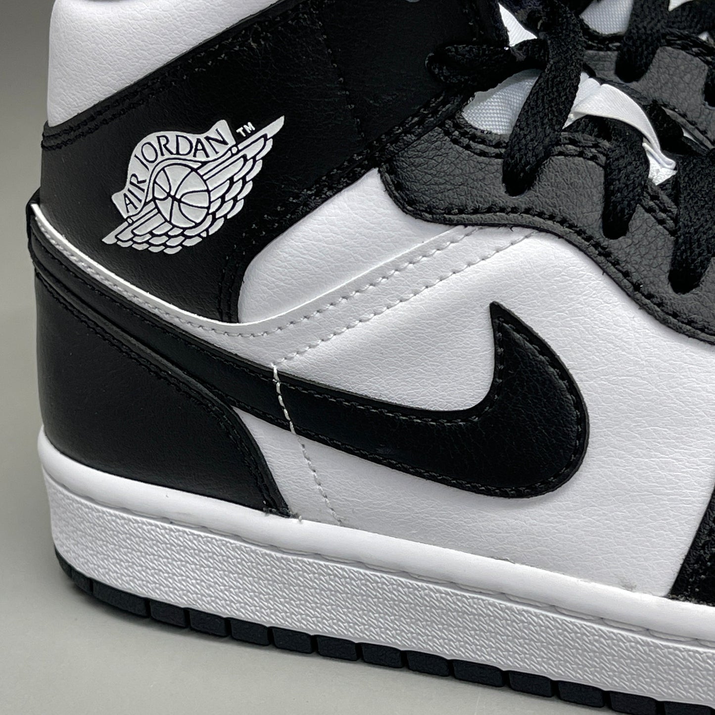 NIKE AIR JORDAN 1 Mid Panda Women's Sz 7 Black / White DV0991-101 (New)