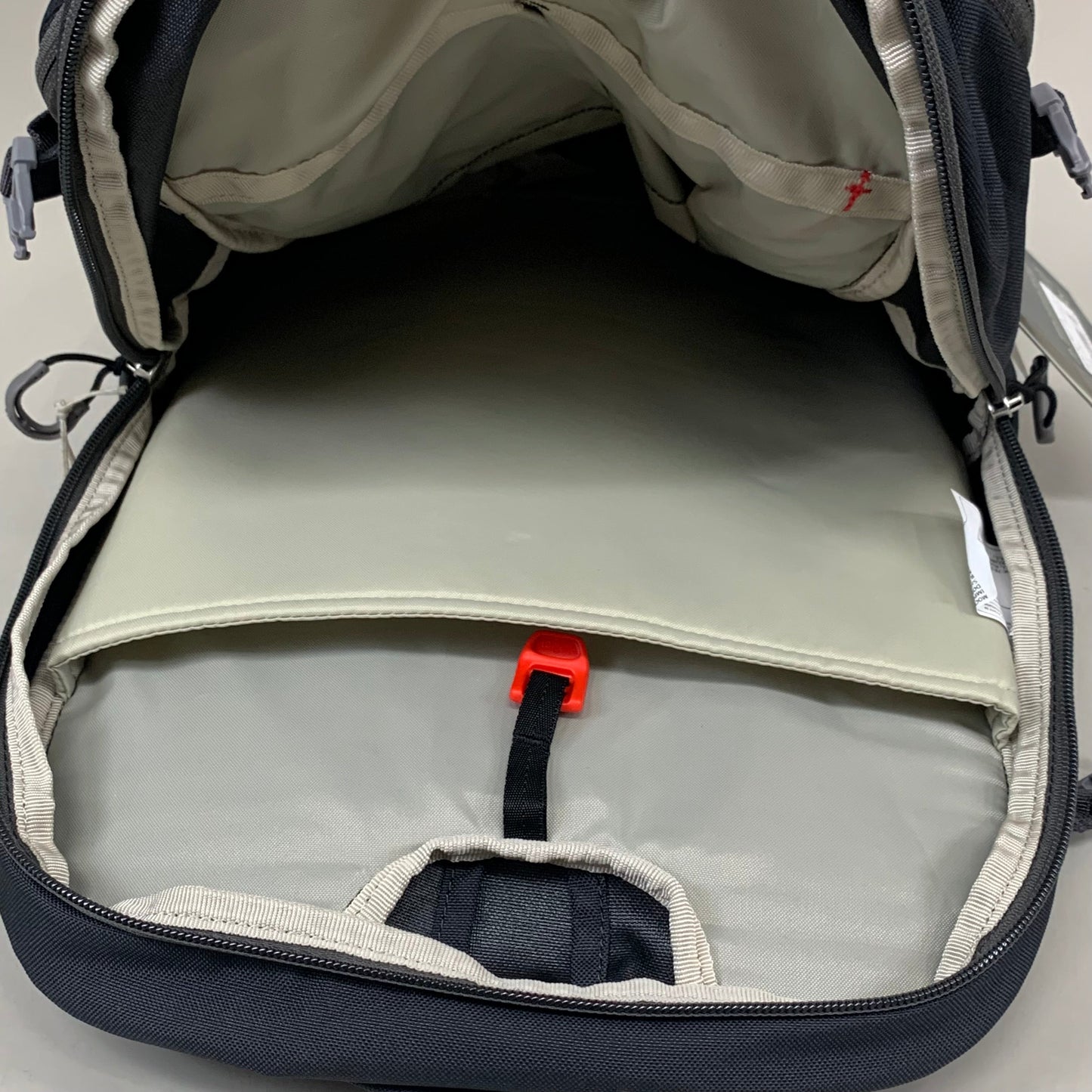 OSPREY Daylite Plus Backpack Travel Multisport Adjustable Straps 20L Black 10002925