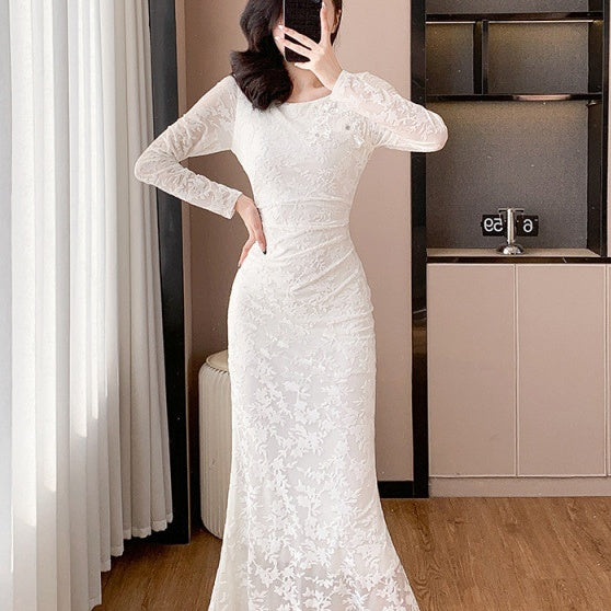 A Light Luxury And Elegant Lace Dress That Wraps Around The Buttocks
