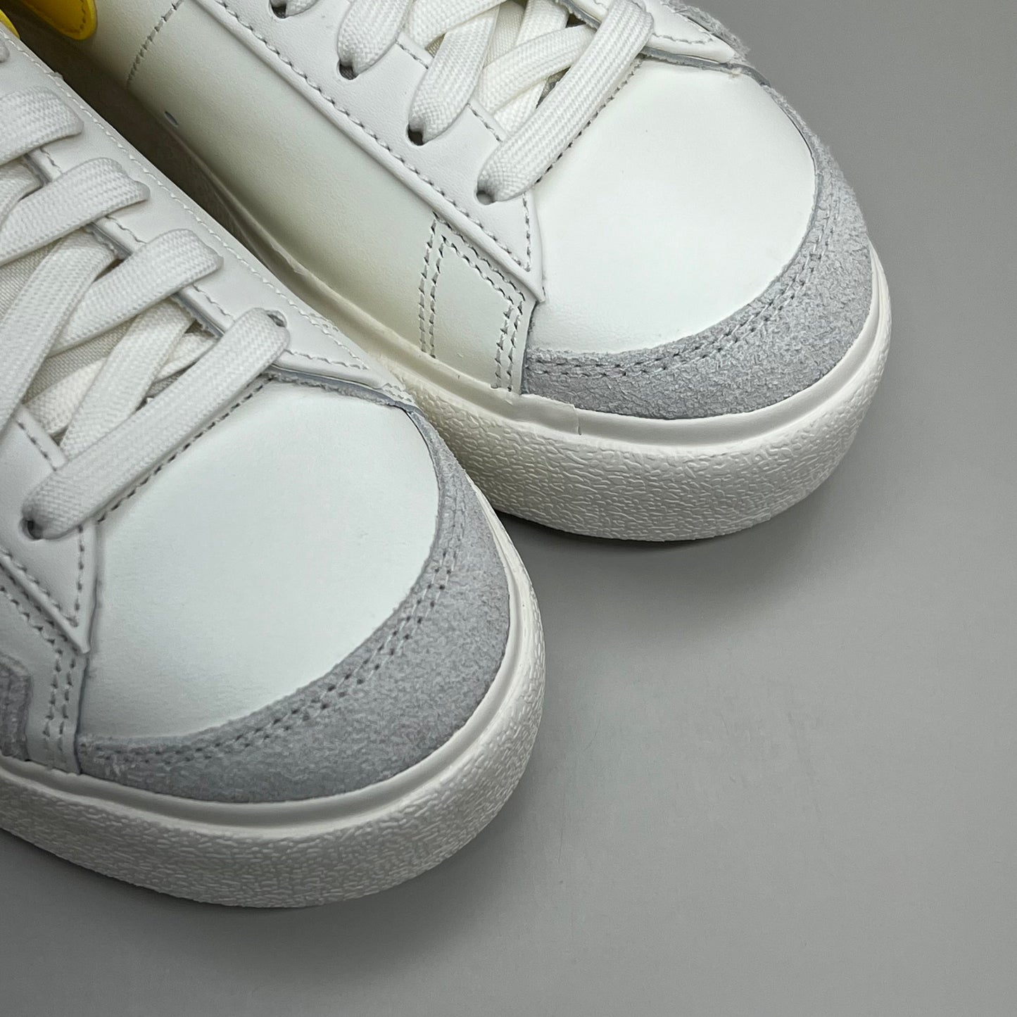 NIKE Blazer Low Cut Platform Sneaker Sz Women's 6.5 Men's 5 Yellow/Grey/White
