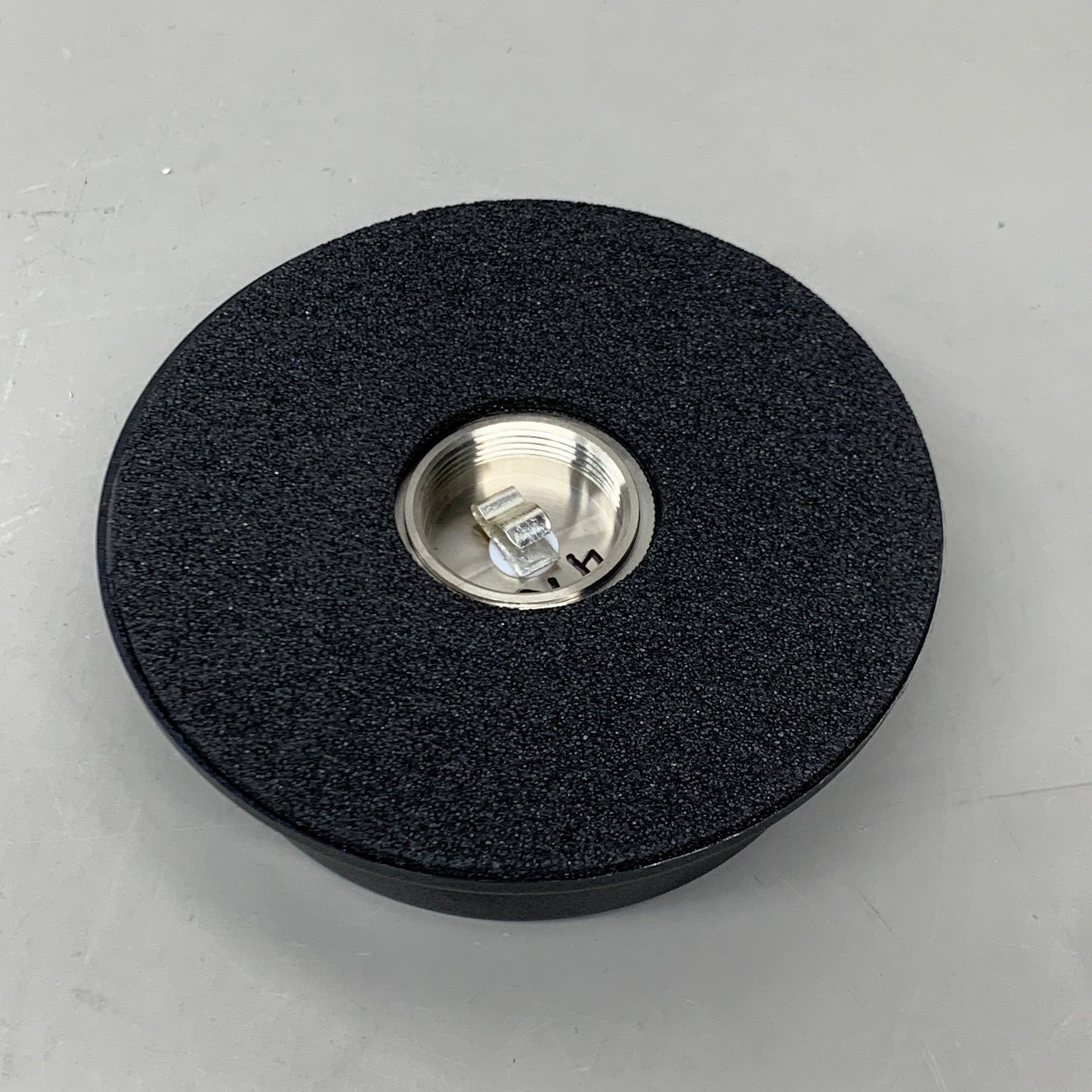 PULSE Black Low Profile Unity Gain Antenna for 470-490 MHz LP470NMO