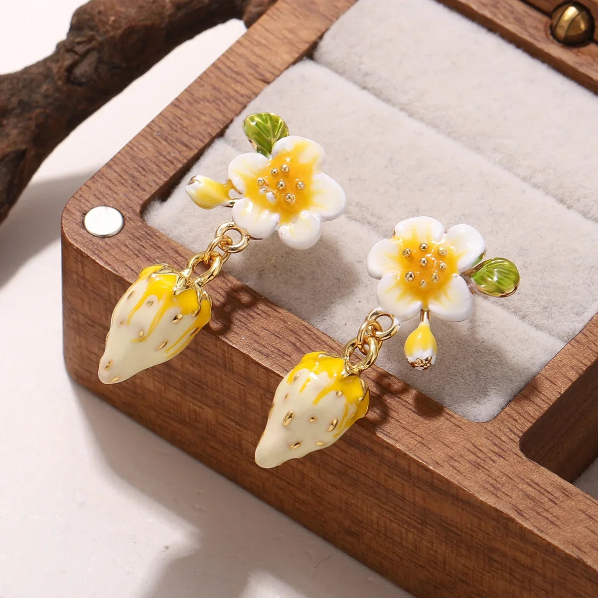 Cute Enamel Flower & Strawberry Drop Earrings - Sweet Fruit Dangle Jewelry for Women Girls Brithday Daily Ear Charm Jewelry Gift