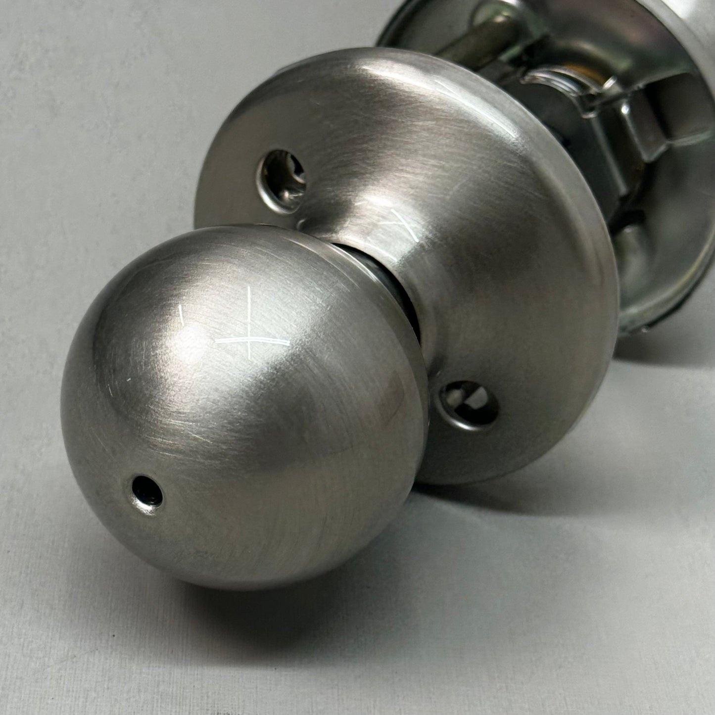 ZA@ KWIKSET Polo Privacy Door Lock 300P 15 6AL V1 1-7/8" Dia Satin Nickel 93001-915