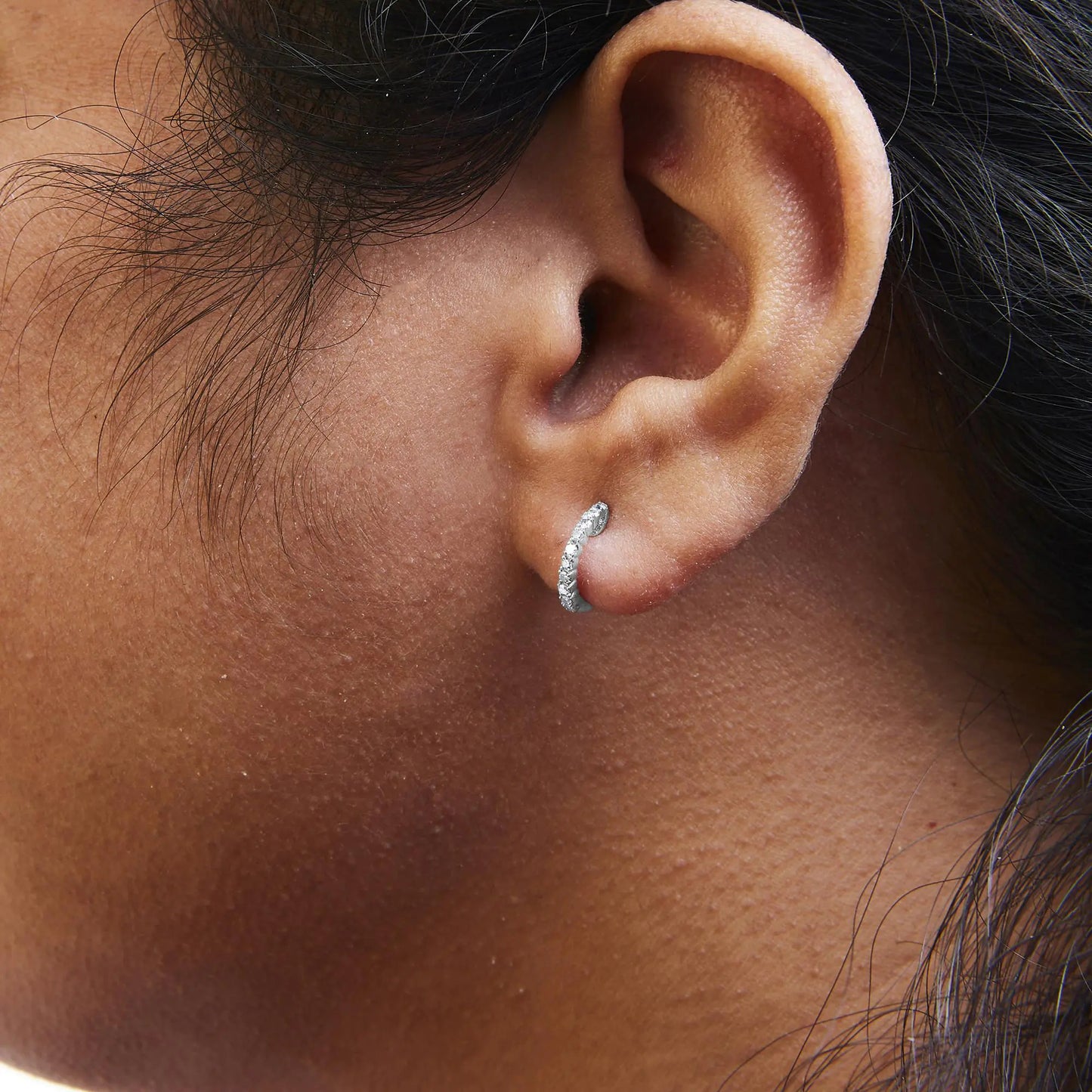 Style Loft Collection .925 Sterling Silver 1/6 Ctw Diamond Petite Hoop Earrings (I-J Color, I2-I3 Clarity)