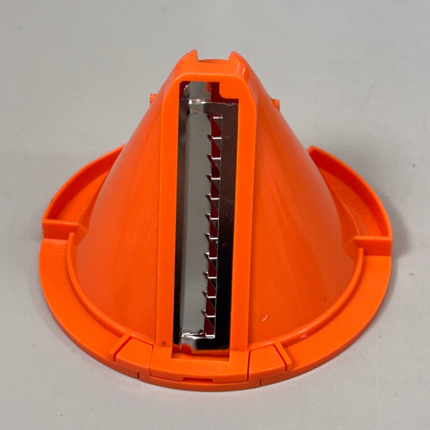 MASTERCHEF Electric Spiralizer includes 3 Spiral Blades 12" x 9.5" White/Orange