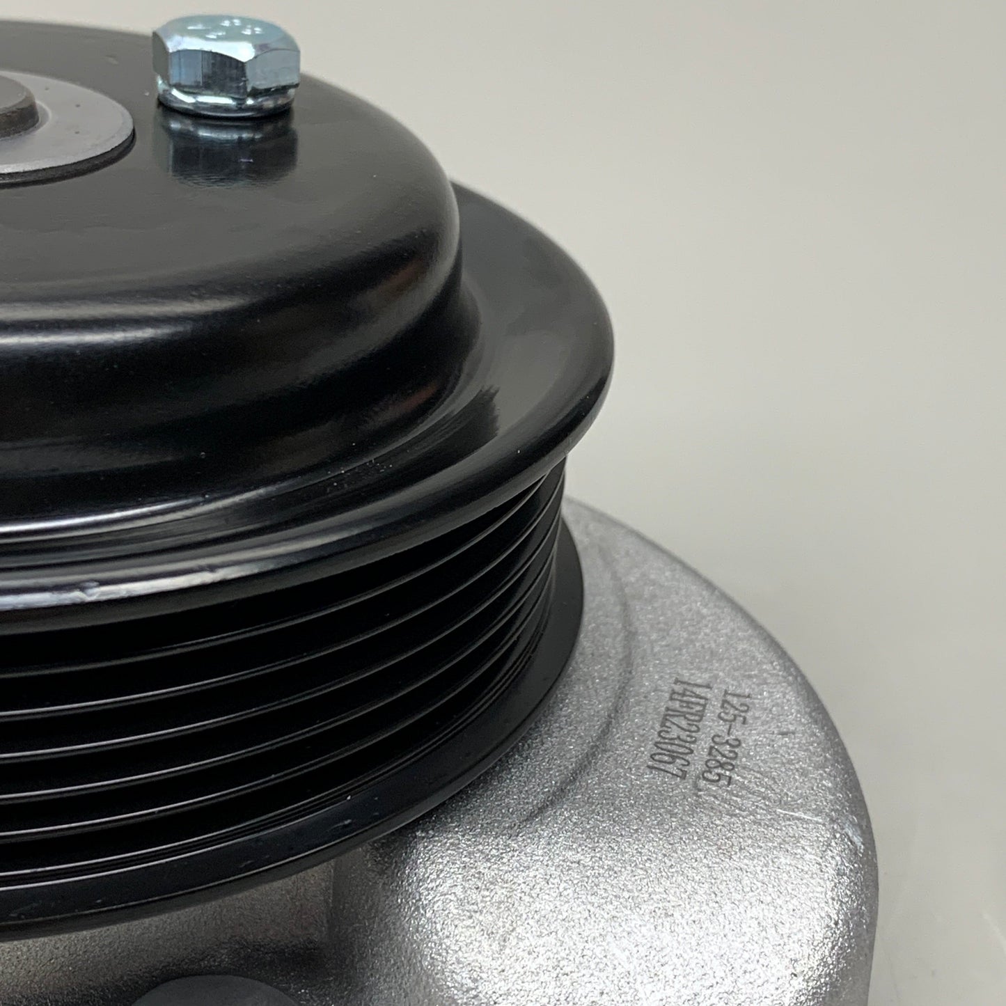 GMB Engine Water Pump for Mobility/Ford Vehicles 194197 125-3285