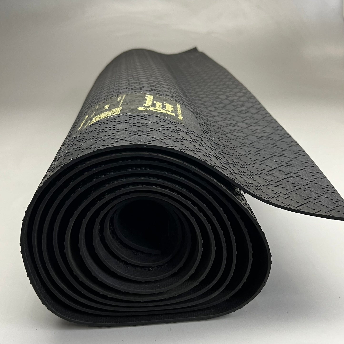Z@ PRUDENTIAL Commercial Office Mat / Rug Size & Color Varies LOCAL PICKUP ONLY Qty: 1 (Pre-Owned, AS-IS)