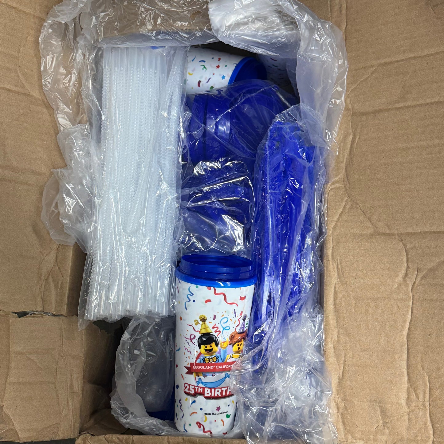 ZA@ WHIRLEY (30 Pack) Legoland California 25th Birthday Cups W/ Lid, Straw, & Handle 24 oz