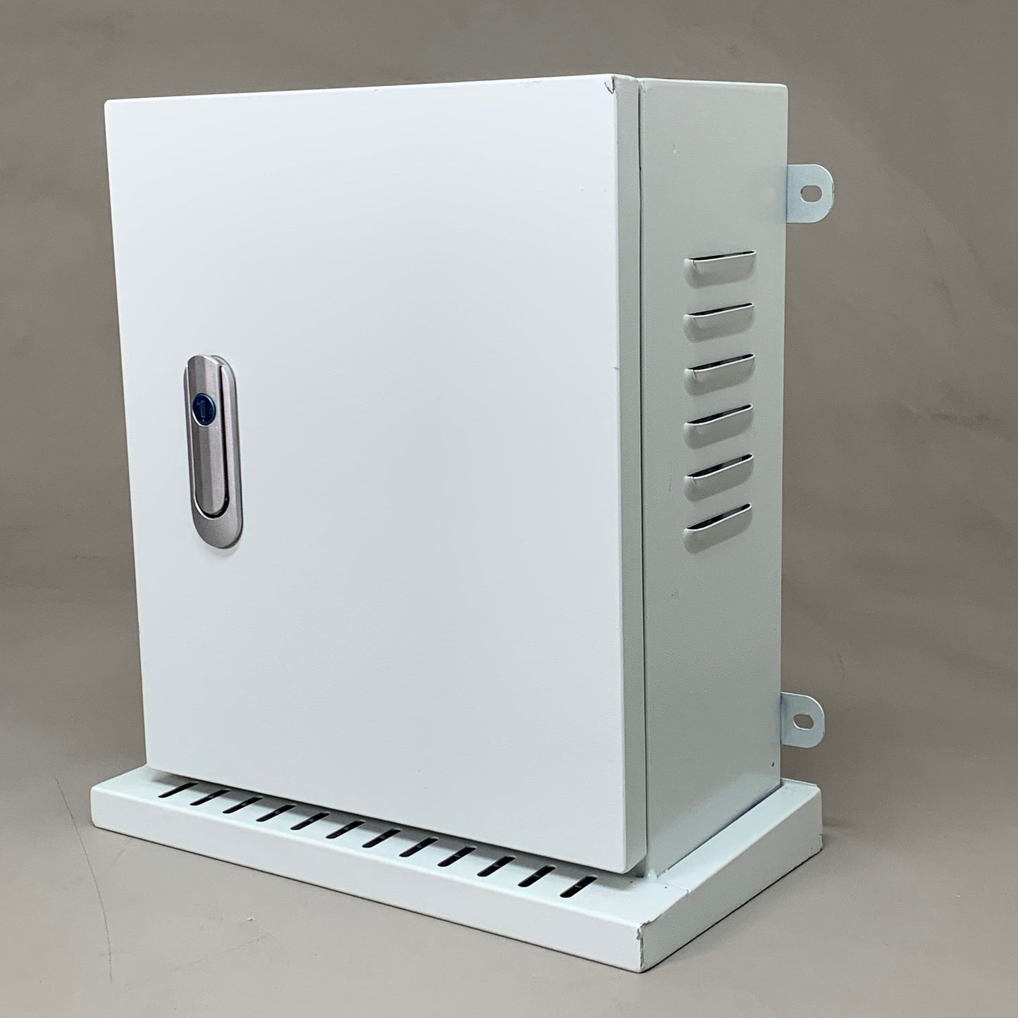 VEVOR RV Power Outlet Box Triplex Outlet Indoor/Outdoor 13.5" x 12" Grey XD-010 AS-IS