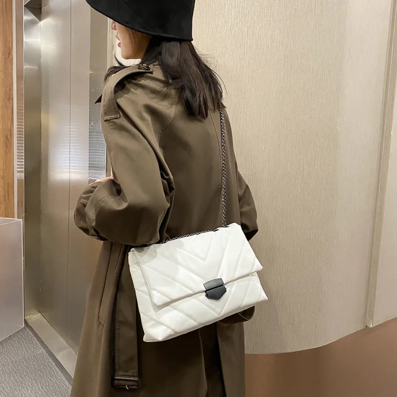 Luxury Chains Shoulder Bag for Women | PU Leather Armpit Bag & Fashion Messenger (Small Flap Crossbody Bag, Lady Shopping Pouch)