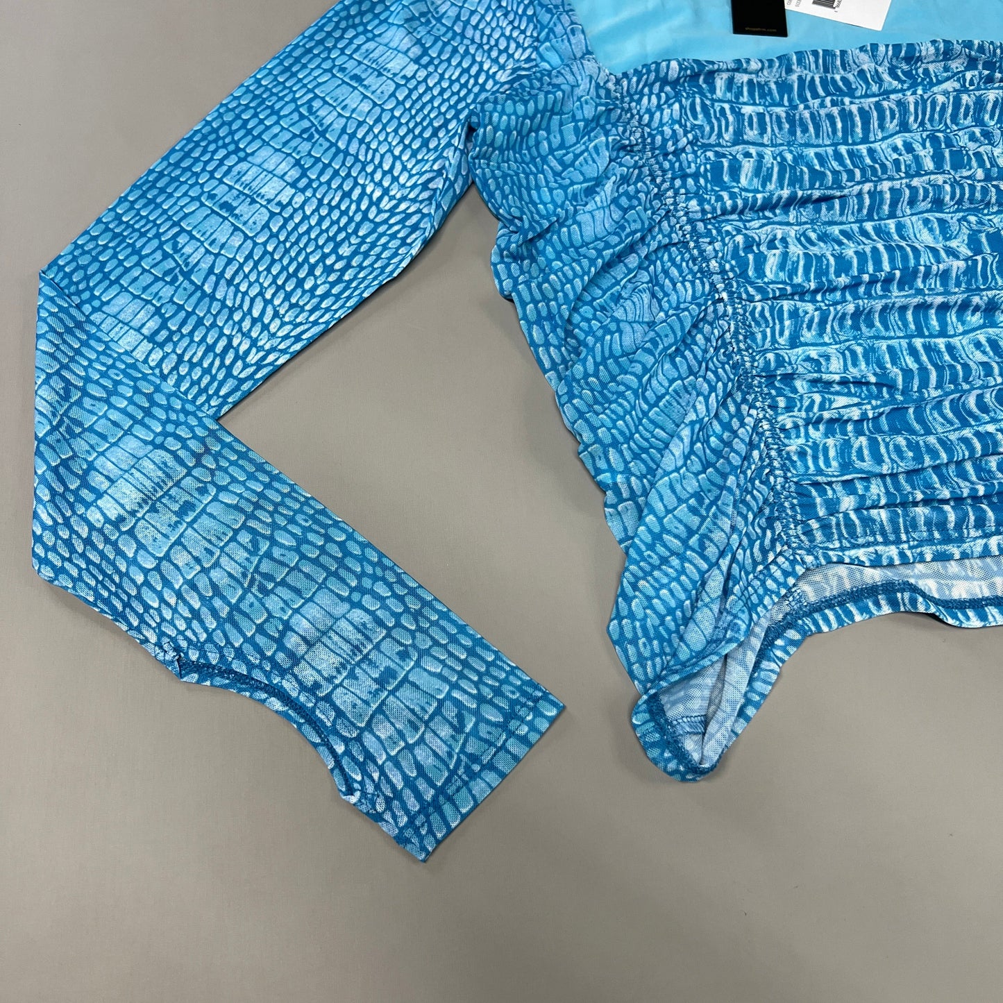 AFRM Strarus Ruches Front LS Mesh Top Women's L Blue Crocodile AET033450AU21 (New)