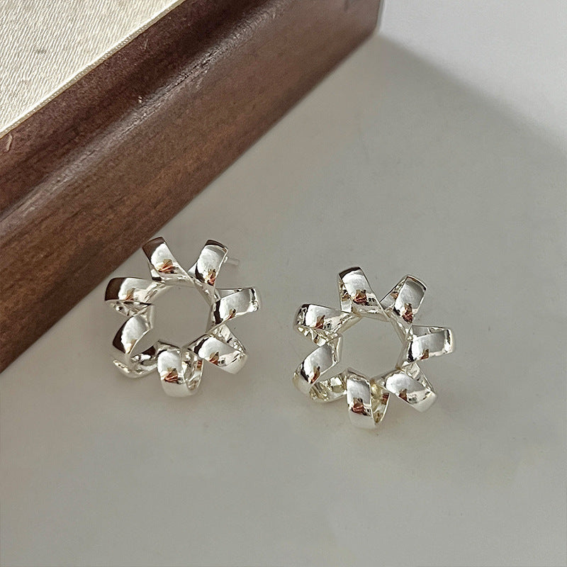 Twist Flower Hollow Stars Stud Earrings