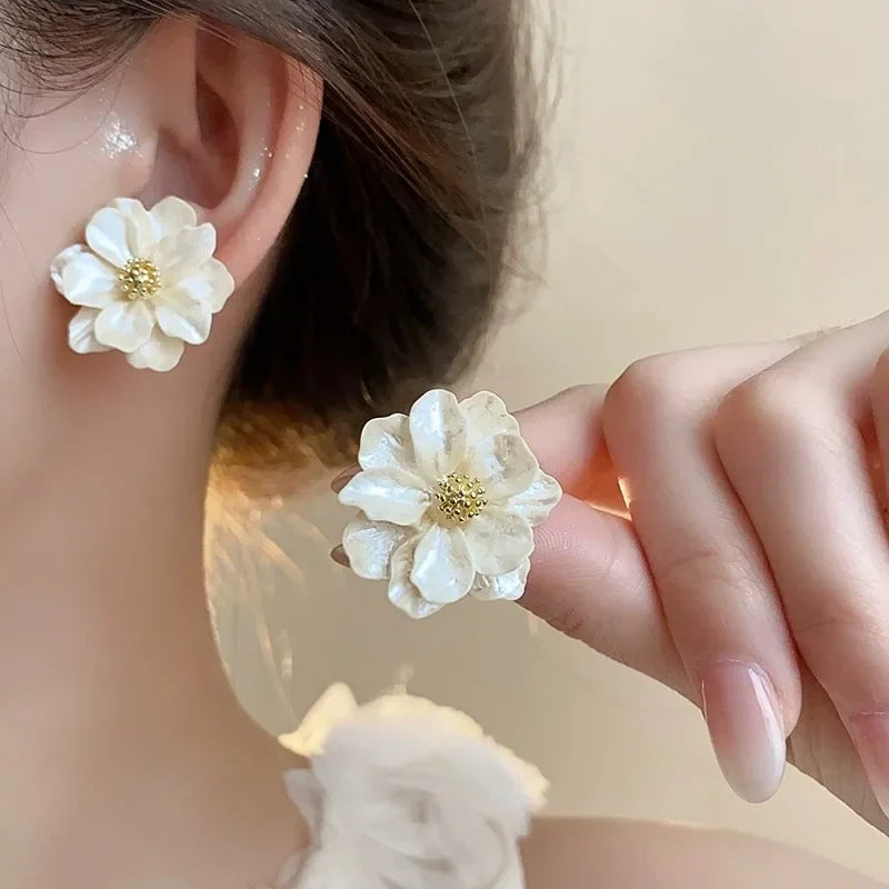 New Fashion Sweet Design Spring/Summer Blue Pink Enamel Flower Light Luxury High End Earrings Party Gifts for Women Jewelry