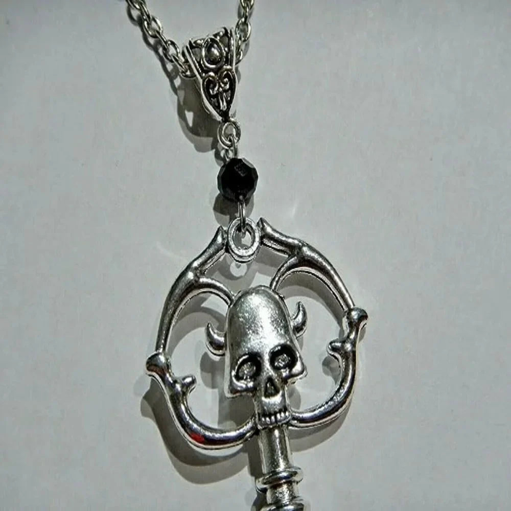 Trendy European and American Gothic Dark Skeleton Lovers Key Necklace Personalized Gift Creative Collar
