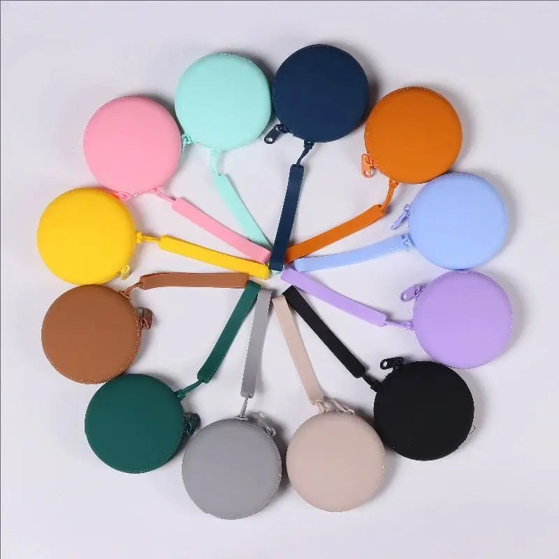 1Pc Silicone Pet Treat Pouch Portable Travel Training Bag Round Silicone Snack Bag for Dogs and Cats Pet Accessories