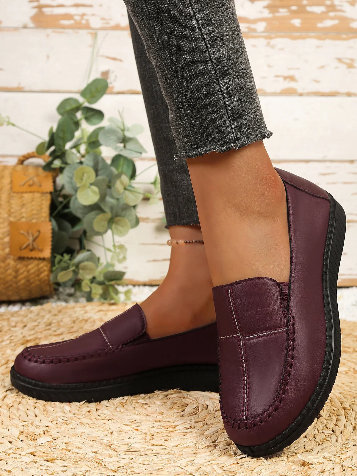 Women's Spring Autumn Leather Loafers Floral Embossed Slip‑On Flats Anti‑Slip Comfort Casual Mom Daily Walking Free Shipping