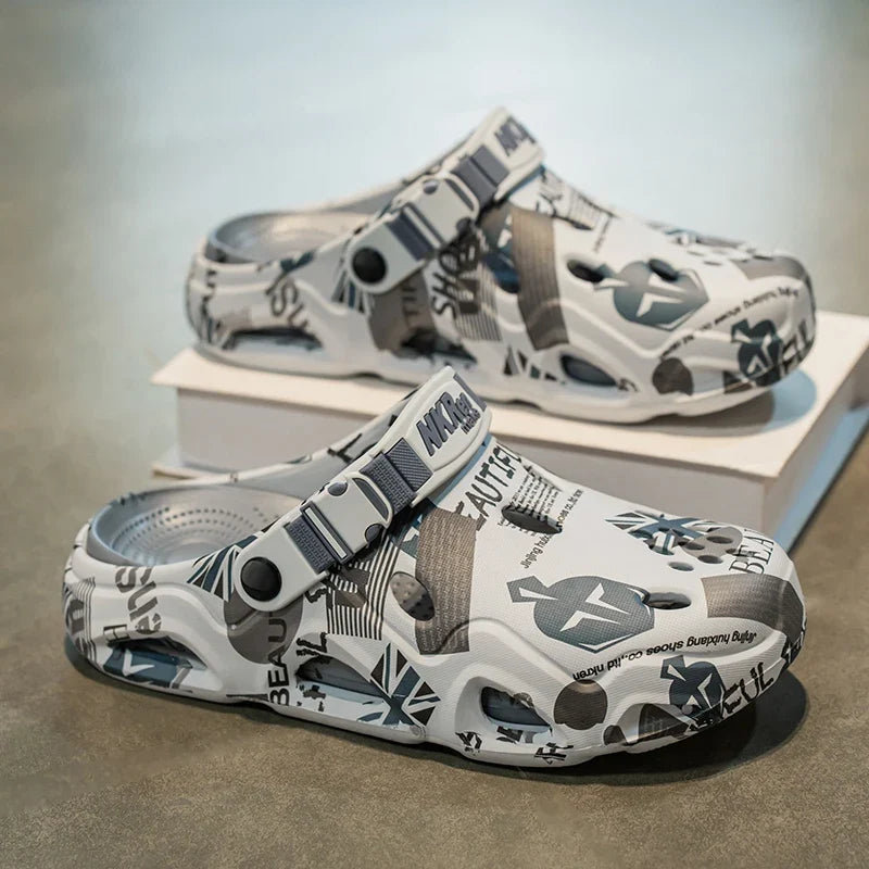 Casual Clogs Men 2026 New Trendy Summer Beach Sandals for Men Thick-bottom EVA Garden Shoes Closed-toe Fashion Slippers for Men