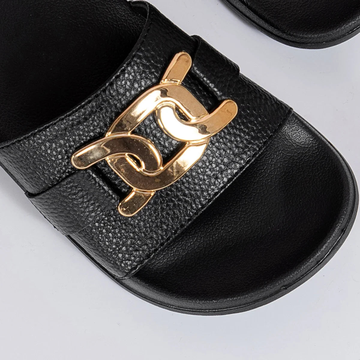 Women Summer Fashion Golden Buckle Anti-Slip, Lightweight, Comfortable, Breathable Round-Toed Indoor and Outdoor Slippers