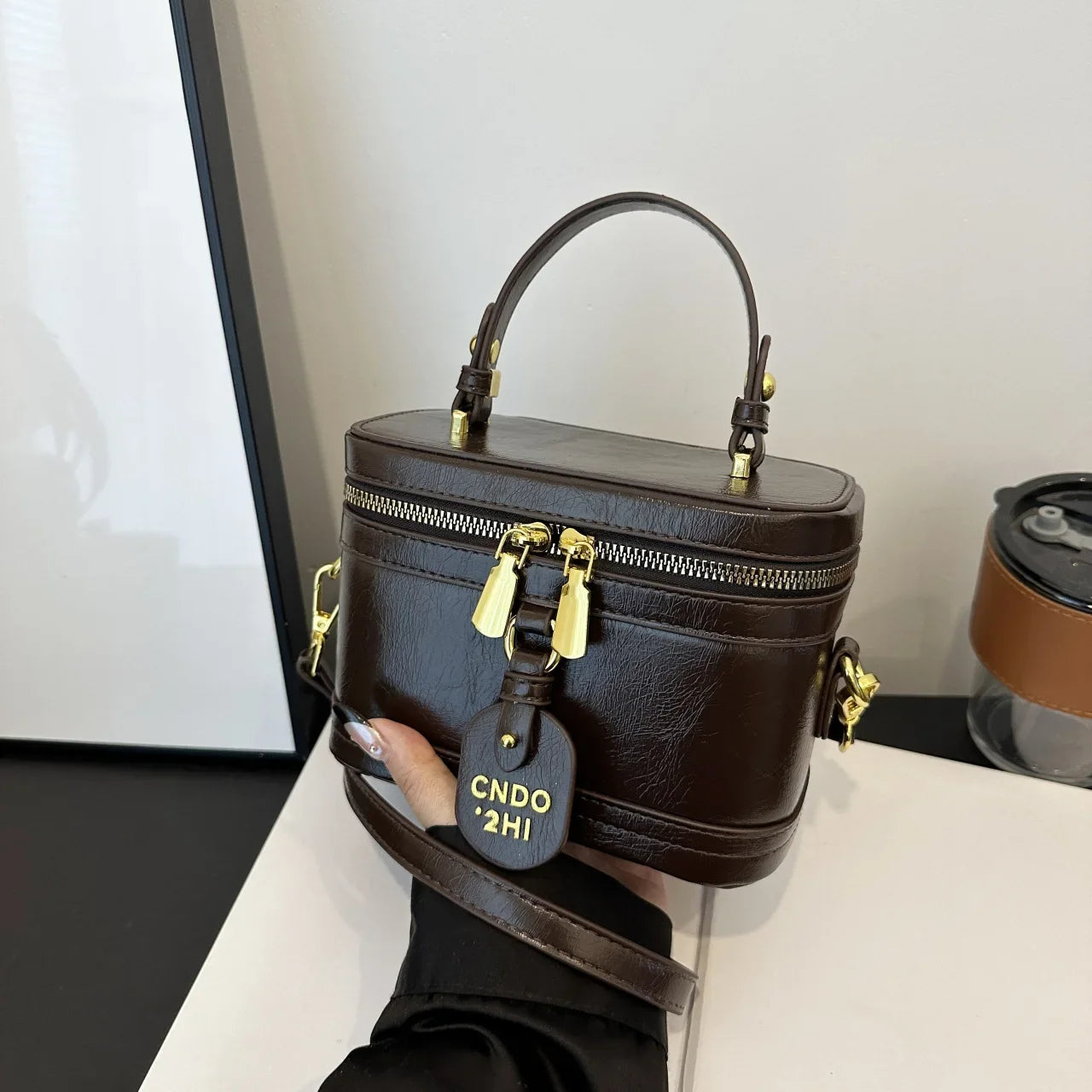 New Retro Versatile Shoulder Bag | High-End Casual Oblique Span Women's Hand Bucket Bag (Fashionable Crossbody)