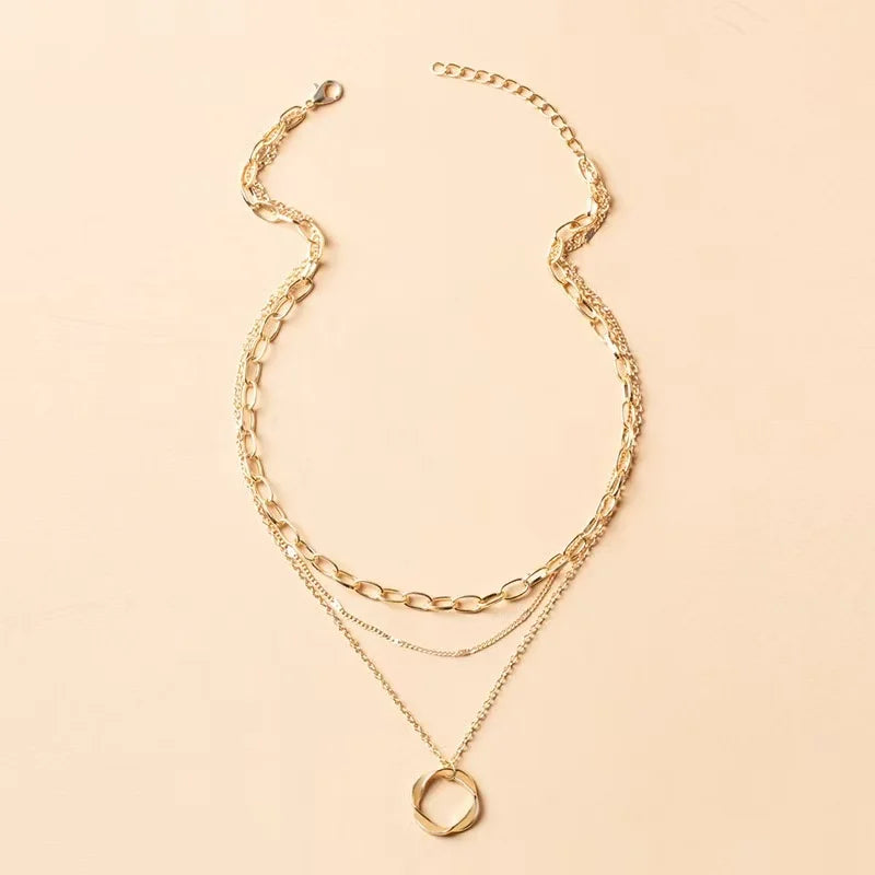 Fashionable cross-border new jewelry design round circle pendant necklace, exaggerated multi-layer versatile necklace.