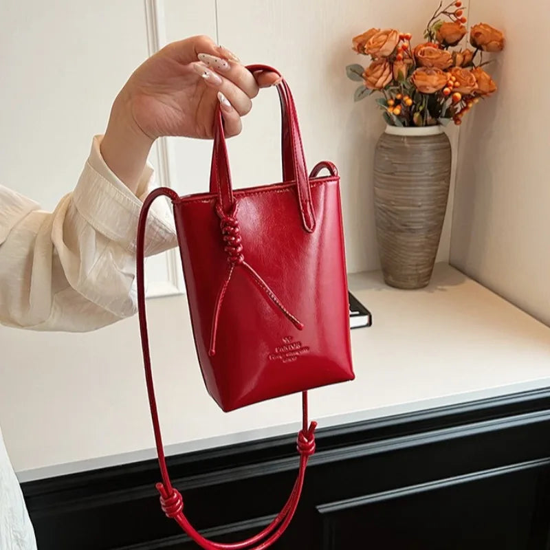 Leather Mini Crossbody Bag for Women | New Korean Fashion Luxury Shoulder Bag & Simple Retro Handbag