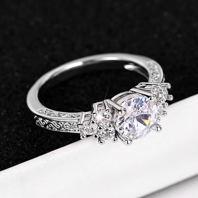 Huitan Trendy Women Wedding Rings with Brilliant Cubic Zirconia Crystal Temperament Female Accessories for Party Fashion Jewelry
