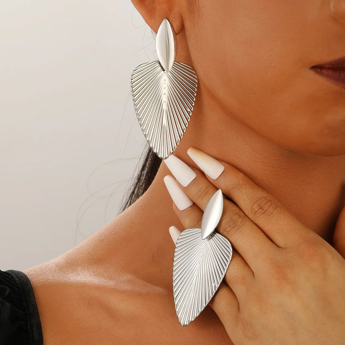 Advanced Metal Textured Leaf  Pendant Big Earrings Women's Exaggerated Fashion Party Jewelry Gold Color Geometry Drop Earring