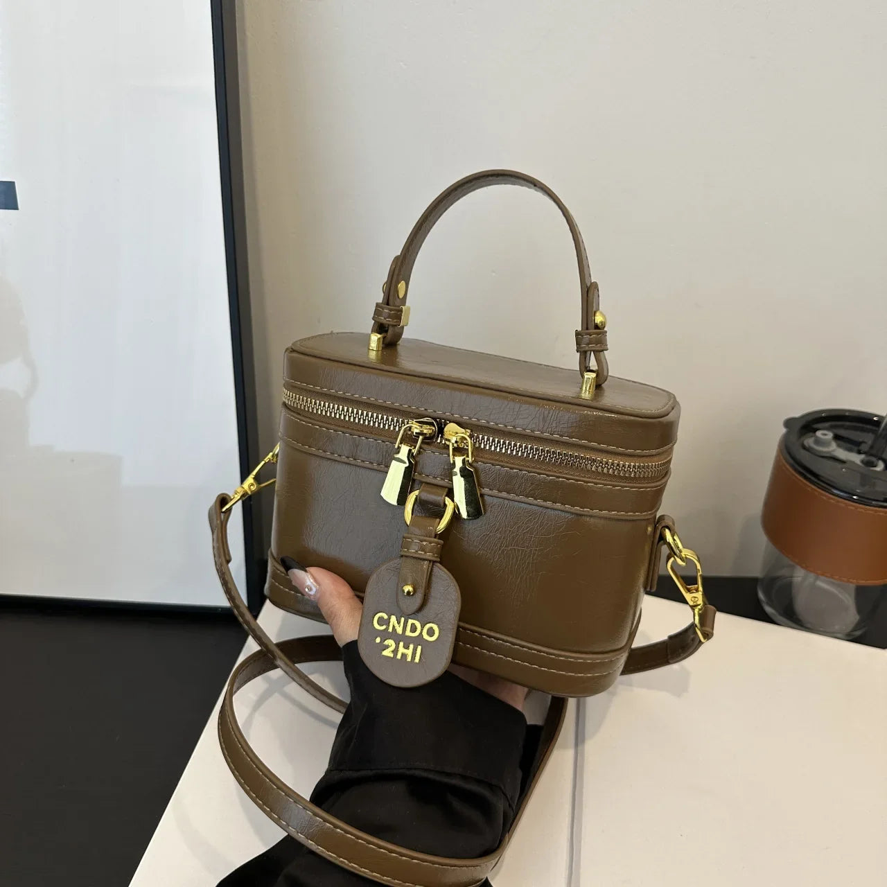 New Retro Versatile Shoulder Bag | High-End Casual Oblique Span Women's Hand Bucket Bag (Fashionable Crossbody)