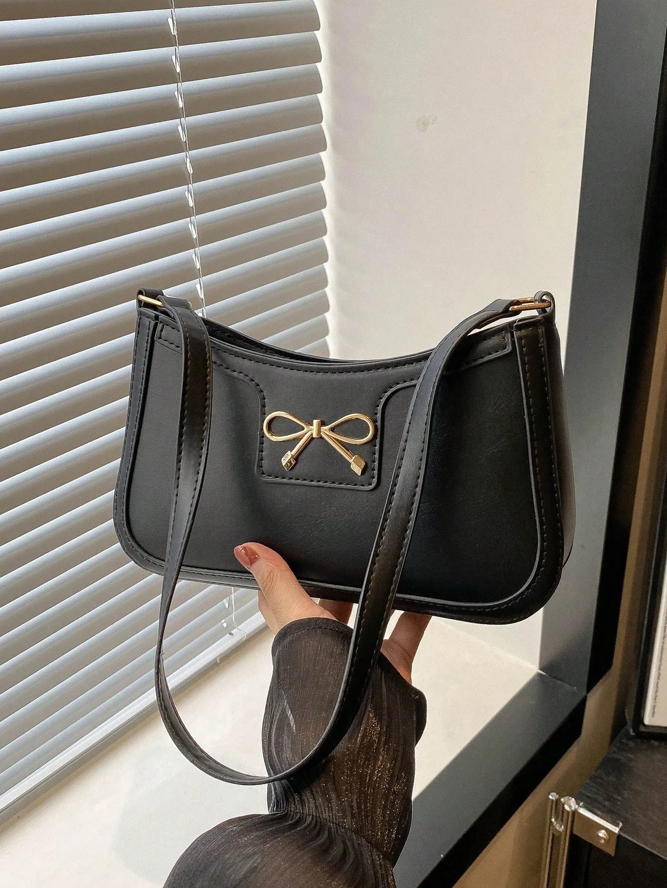 New Autumn/Winter Commuting Shoulder & Under-Arm Bag for Women | Korean Fashion Crossbody Handbag with Bow Decoration