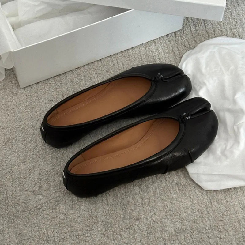 Split Toe Women Ballet Flats Fashion Tabi Shoes Casual Slip-on Loafers Ladies Pleated Leather Espadrilles Zapatillas Mujer