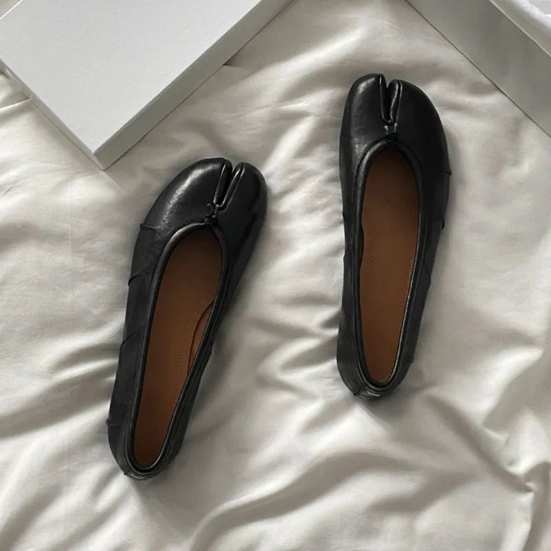 Split Toe Women Ballet Flats Fashion Tabi Shoes Casual Slip-on Loafers Ladies Pleated Leather Espadrilles Zapatillas Mujer